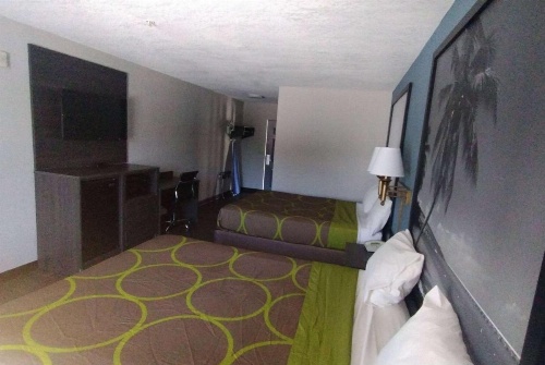 Super 8 by Wyndham Dania/Fort Lauderdale Arpt image 23