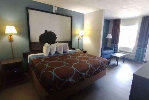 Super 8 by Wyndham Dania/Fort Lauderdale Arpt image 24