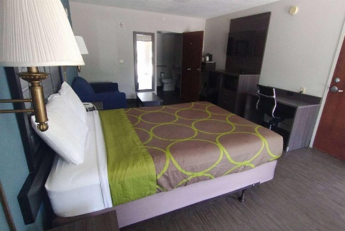 Super 8 by Wyndham Dania/Fort Lauderdale Arpt image 26