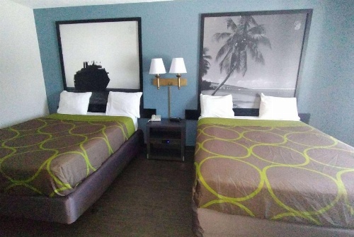 Super 8 by Wyndham Dania/Fort Lauderdale Arpt image 28