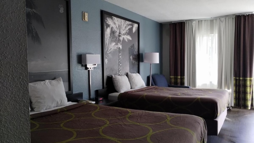 Super 8 by Wyndham Dania/Fort Lauderdale Arpt Image 31