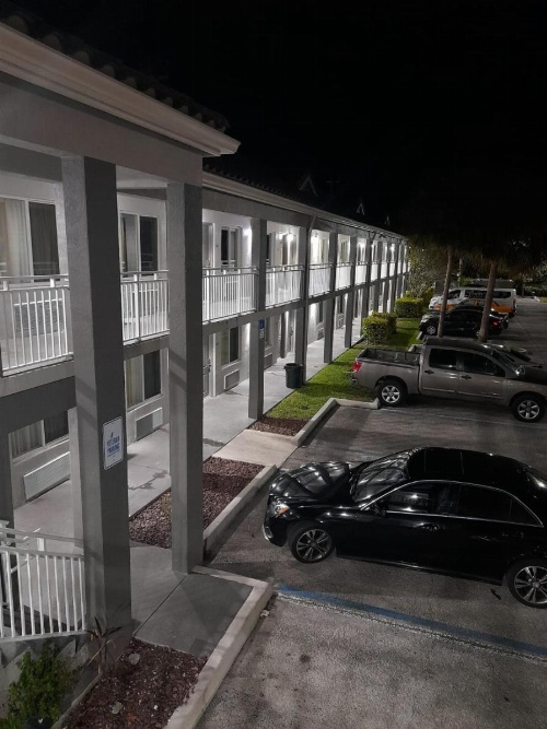 Super 8 by Wyndham Dania/Fort Lauderdale Arpt image 32