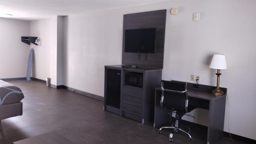 Super 8 by Wyndham Dania/Fort Lauderdale Arpt Image 35